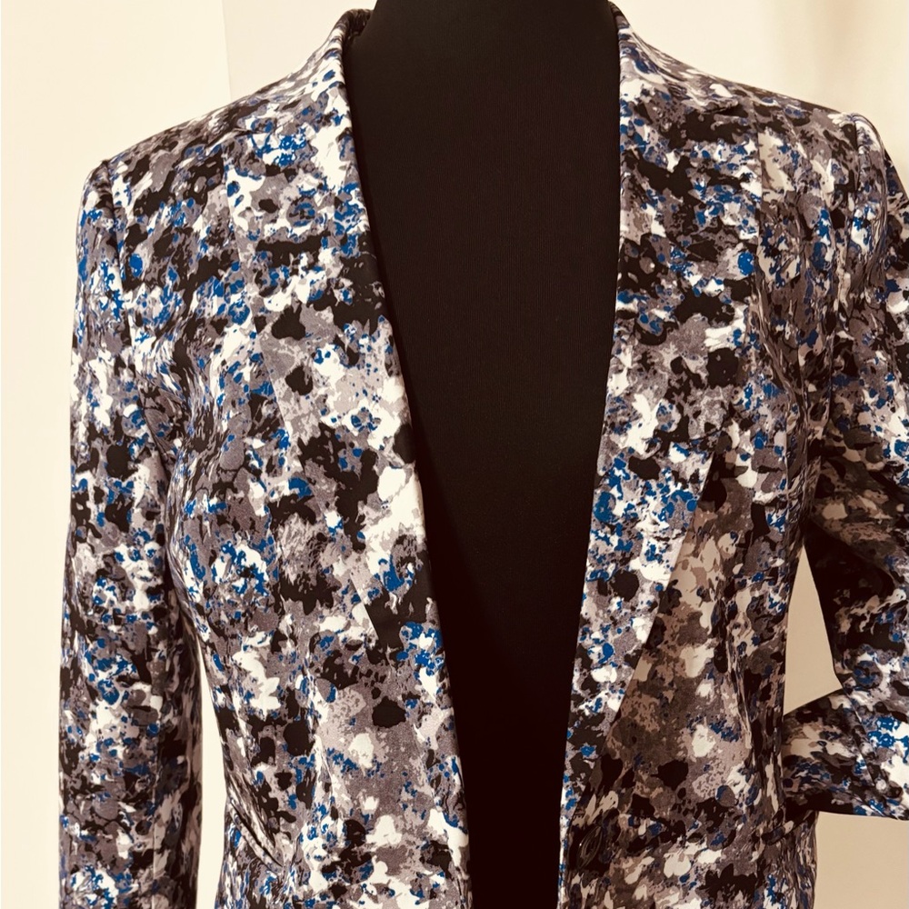 Ladies multi colored blazer. H&M Silk blend.
